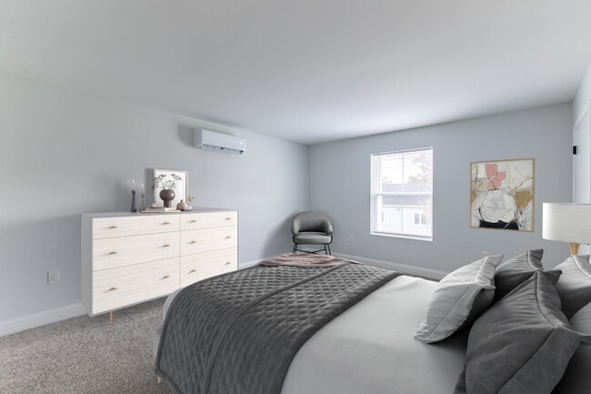 Building Photo - Windsor Forest Townhomes