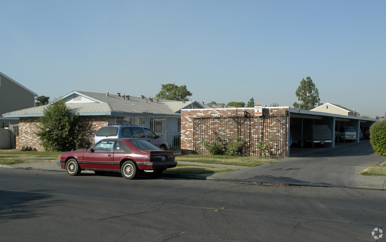 Building Photo - 2328-2332 Martin Luther King Jr Blvd