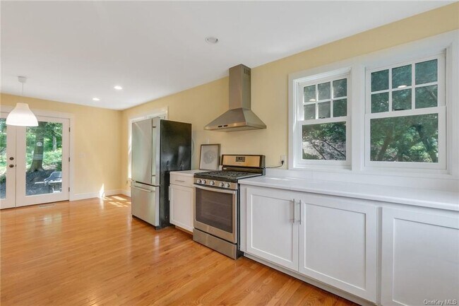 Foto del edificio - 71 Cove Rd