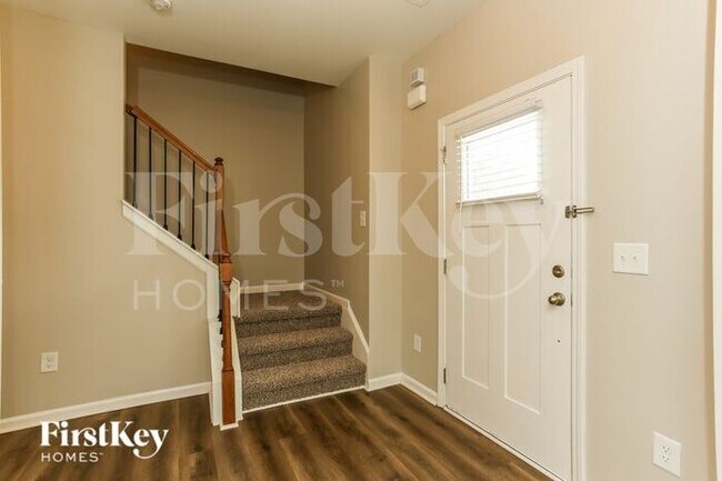 Building Photo - 255 Webster Lake Dr
