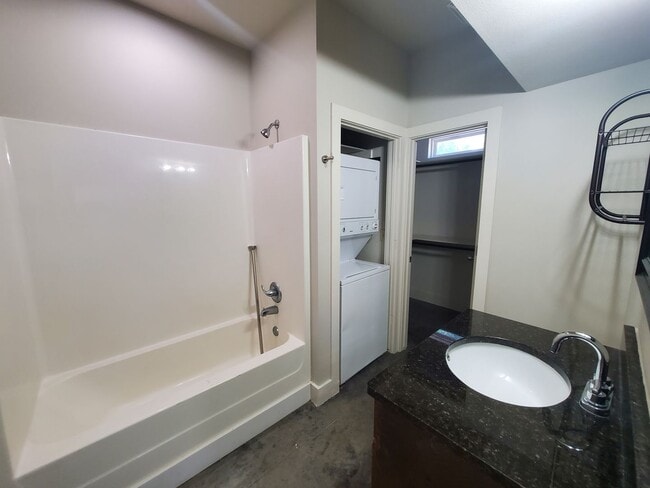 Photo - 1241 Oakland Ave Apartment