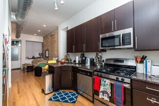Building Photo - 1618 N Marshfield Ave