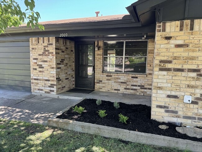 Building Photo - Charming 3 Bed, 1.5 Bath Single Family Home in Copperas Cove, TX - $1300/mo