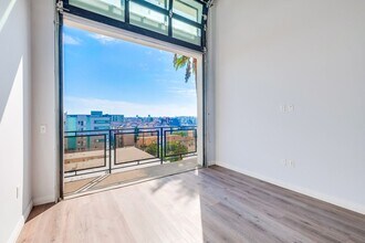 Building Photo - Lux Lofts- 3279 San Marino St