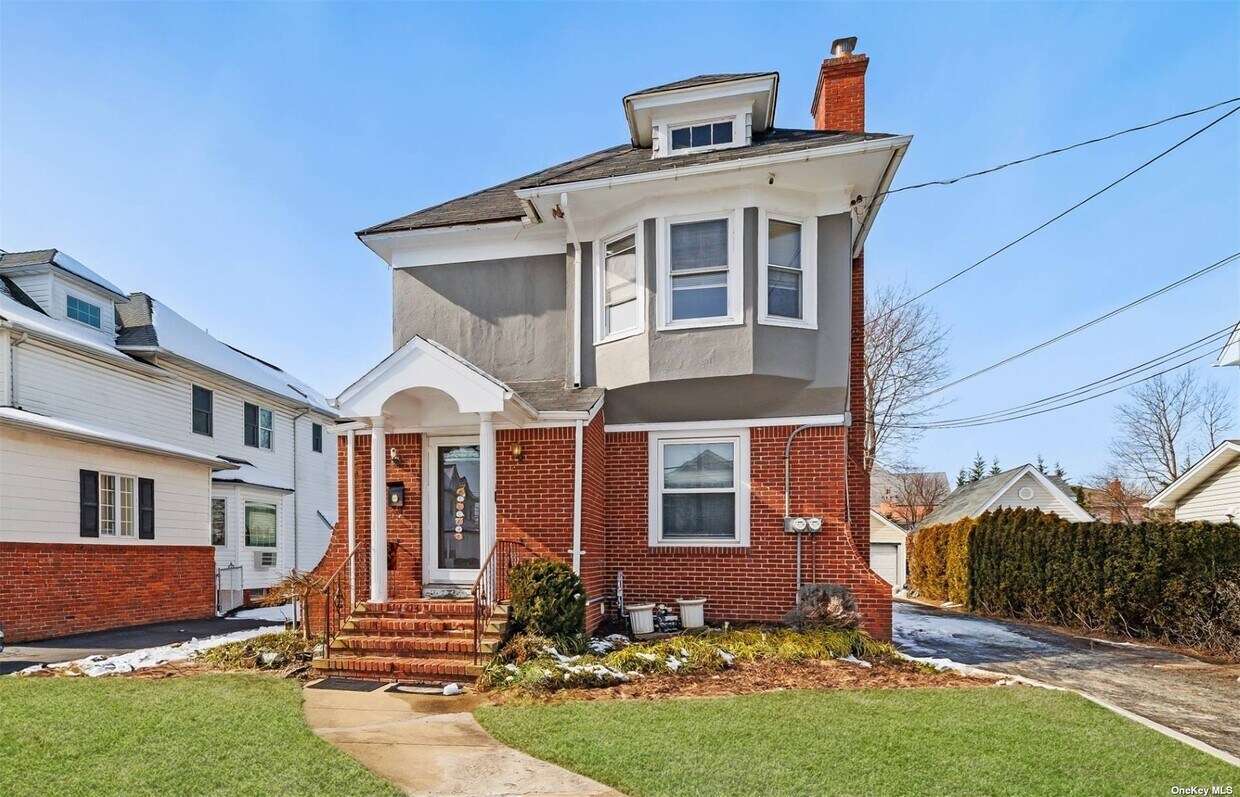 Primary Photo - 17 1st St
