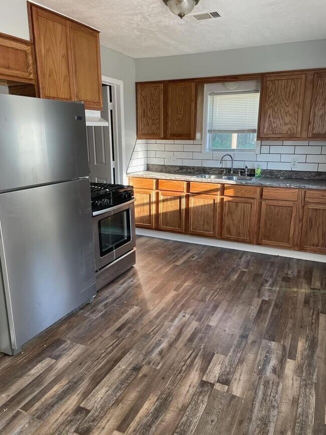 Foto del edificio - 708 Maxwell St NW