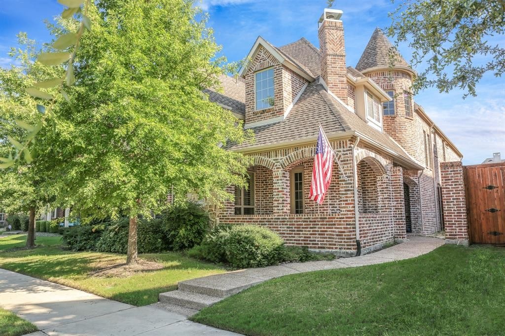Clear Fork Trail Apartments