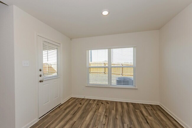 Building Photo - 9600 Teton Vis Dr