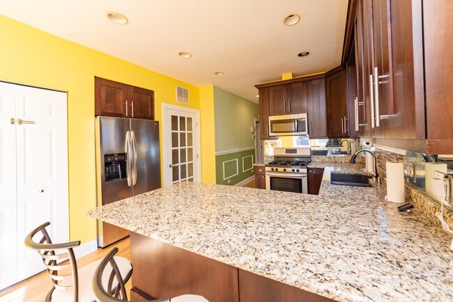 Foto del edificio - 4330 N Ridgeway Ave