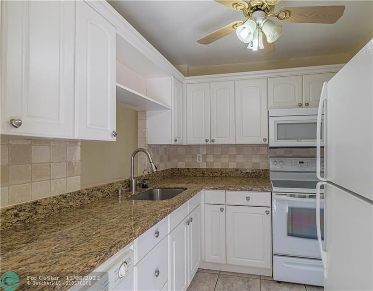 600 SE 2nd Ave Unit K3, Deerfield Beach, FL 33441 Condo for Rent in