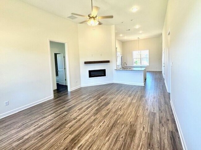 Foto del edificio - Brand NEW Modern 5-bedroom 3 bath home in Oakland available for Rental!