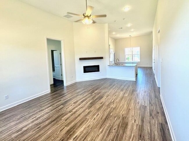 Building Photo - Move In Special! Brand NEW Modern 5-bedroom 3 bath home in Oakland available for Rental!