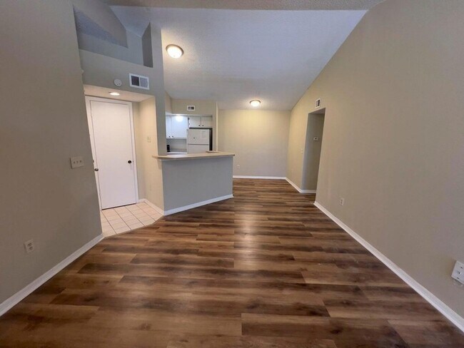 Foto del edificio - 1401 Village Blvd