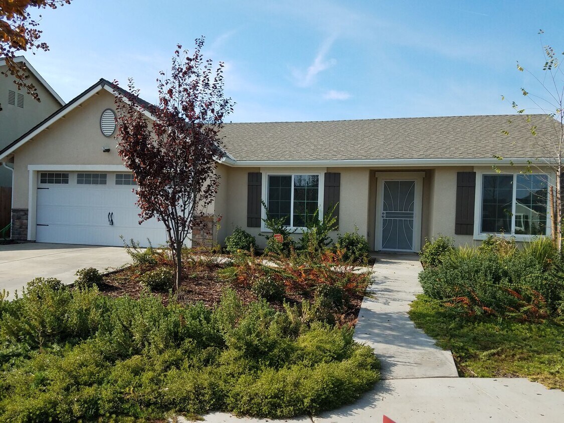 417 Sandra Ct, Sanger, CA 93657 House Rental in Sanger, CA