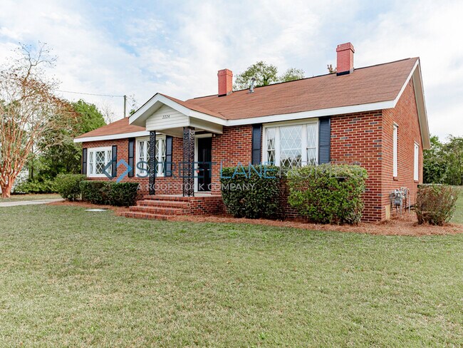 Foto del edificio - 2224 Harding Rd