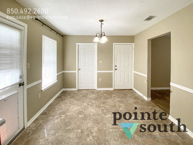 Building Photo - For Rent in Robertsdale!