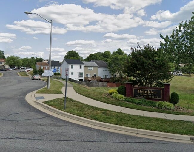 Building Photo - 3021 Brinkley Station Dr