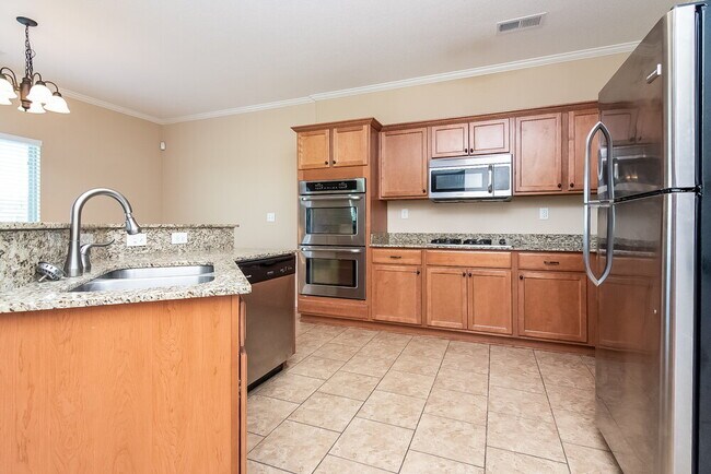 Foto del edificio - 185 Cypress Point Rd