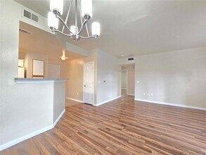 Building Photo - 2320 Gracy Farms Ln