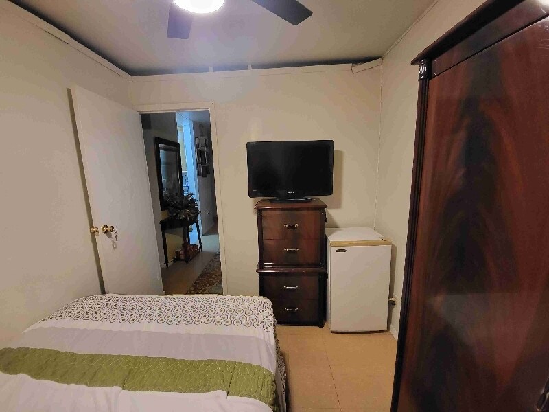 Foto del edificio - 3411 Irwin Ave
