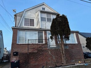 Building Photo - 96 Balsam Ave