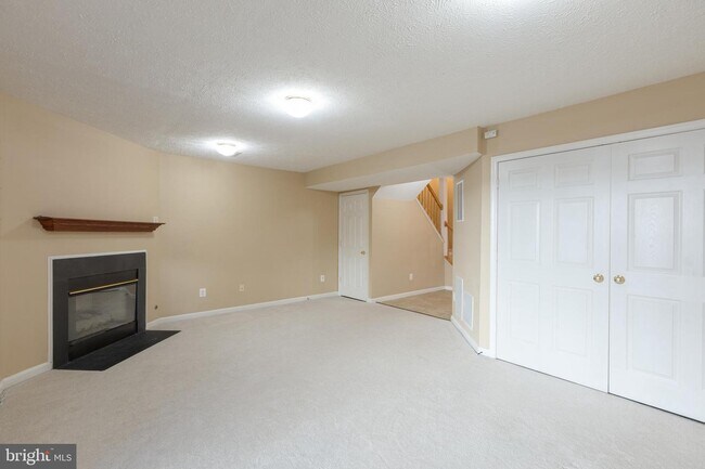 Building Photo - 2424 Wheat Meadow Cir