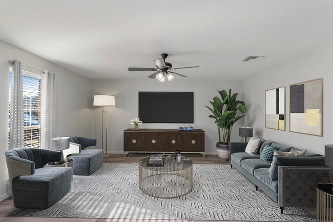 Large Familyroom - 3 Mulberry Rd