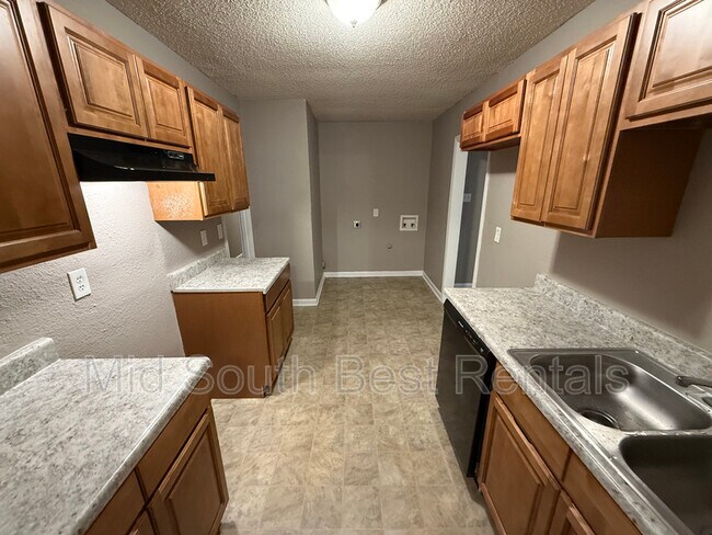 Foto del edificio - 3699 Tchulahoma Rd