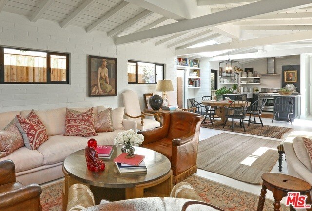 Foto del edificio - 8944 Ashcroft Ave