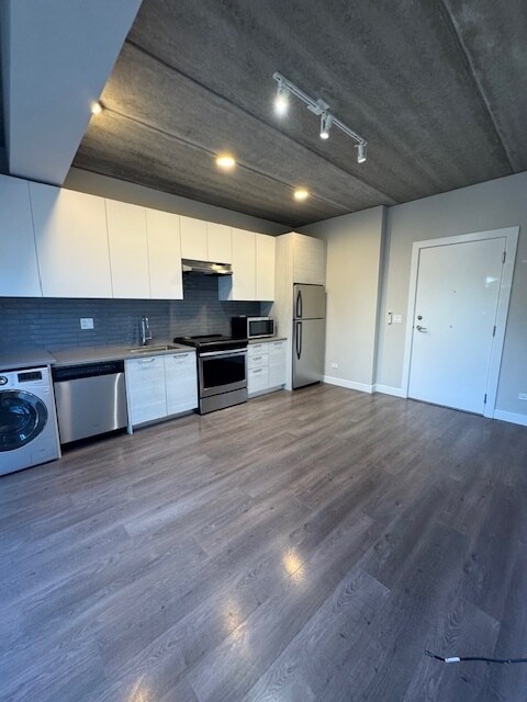 Foto del edificio - 2407 W Eastwood Ave