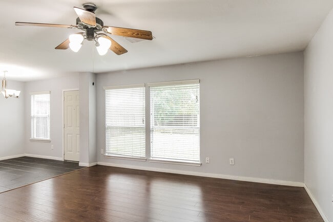 Building Photo - 5410 McKinley Ct
