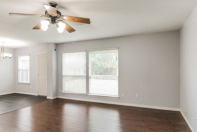 Foto del edificio - 5410 McKinley Ct