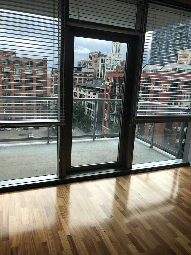 Foto del edificio - 125 S Green St