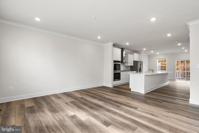 Building Photo - 1722 Water Xing Rd