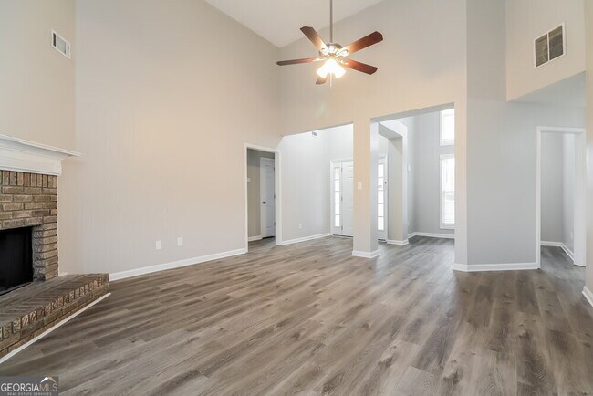 Building Photo - 1204 Genelle Ct