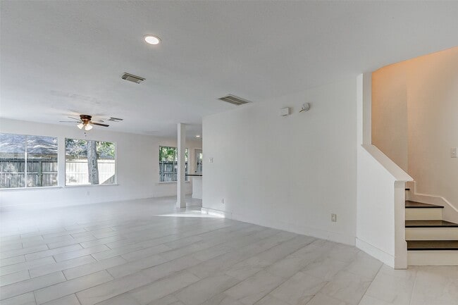 Building Photo - 21892 Silver Oak Ct