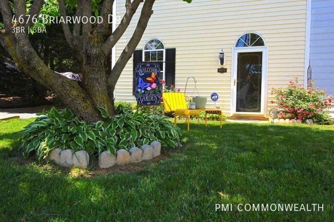 Foto del edificio - 4676 Briarwood Dr