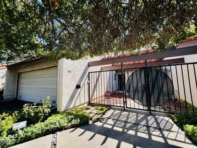 Building Photo - 1110 Las Riendas Way