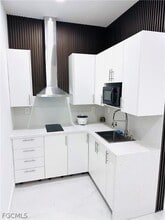 Building Photo - 312 Rosanna Ave