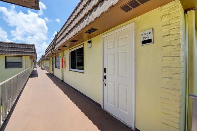 Building Photo - 123 Saxony Ln