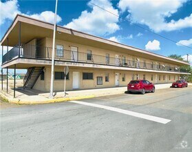 Building Photo - 1002 Miller Ave