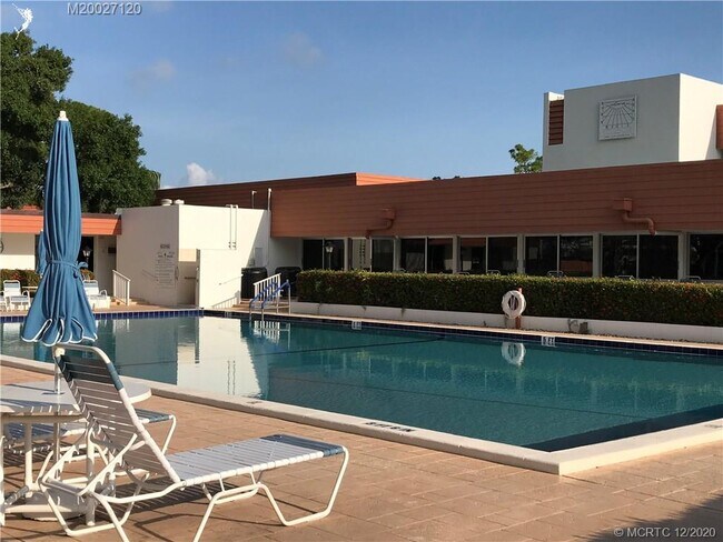 Foto del edificio - 2600 SE Ocean Blvd