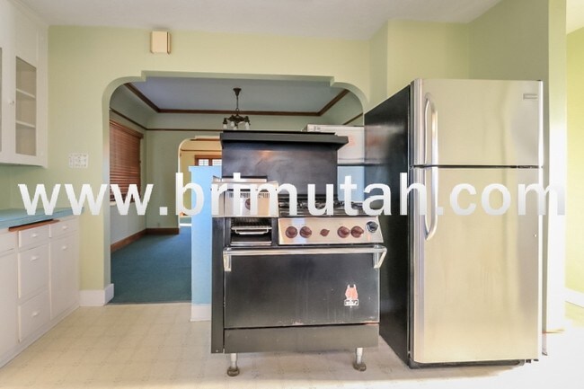 Foto del edificio - 8777 700 E