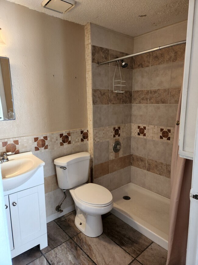 Building Photo - 628 Timber Bay Cir E