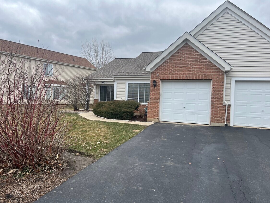 1402 Kettleson Dr, Minooka, IL 60447 Townhome Rentals in Minooka IL