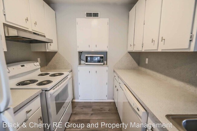 Building Photo - 2 br, 2 bath House - 3925 Aquamarine Way #73