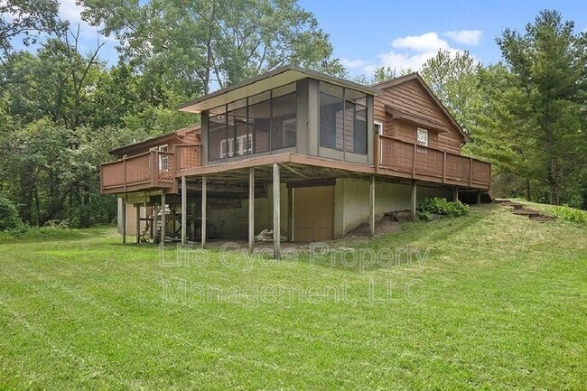 Foto del edificio - 4084 Grand River Ct NE