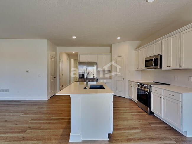 Foto del edificio - 885 Heritage Blvd