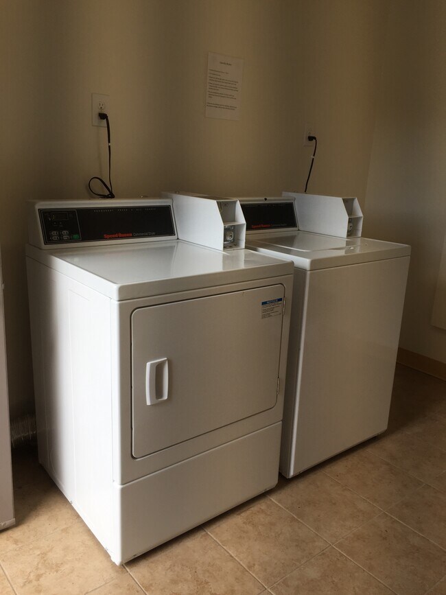 Foto del edificio - 1021 Hayes Ave