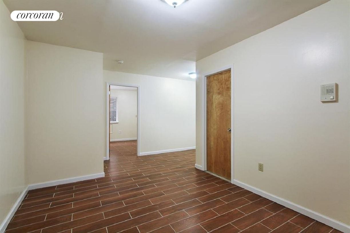 Primary Photo - 91 Lott St